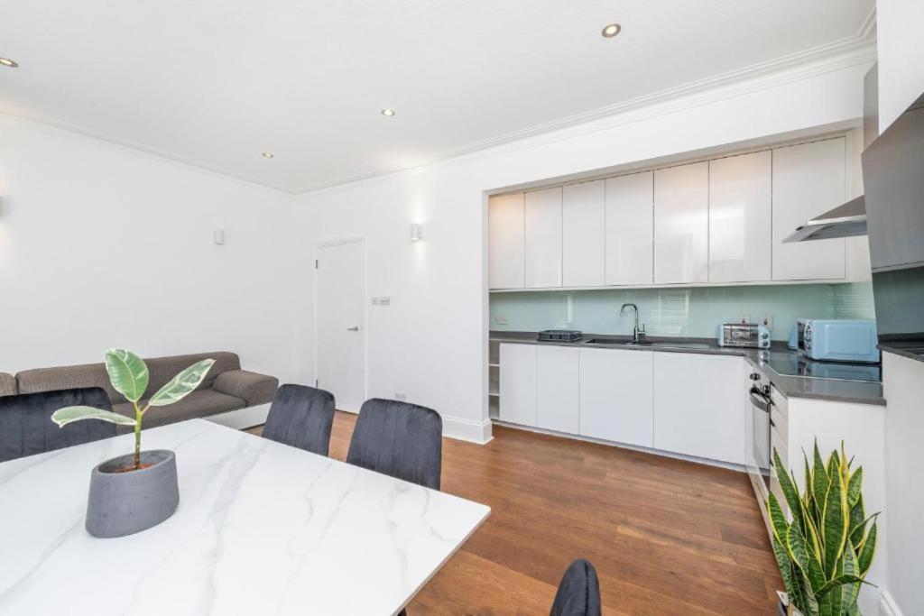 Luxury 4 Bedroom Flat With Stunning Shard View From Terrace In Central London! Next To Station, Sleeps 9 Zimmer foto