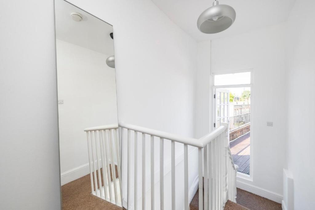 Luxury 4 Bedroom Flat With Stunning Shard View From Terrace In Central London! Next To Station, Sleeps 9 Zimmer foto