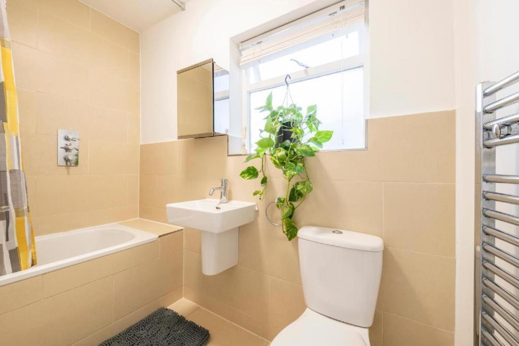 Luxury 4 Bedroom Flat With Stunning Shard View From Terrace In Central London! Next To Station, Sleeps 9 Zimmer foto